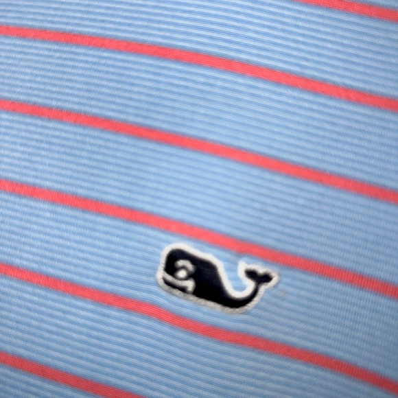 Nice new vineyard vines performance shirt - Picture 3 of 4